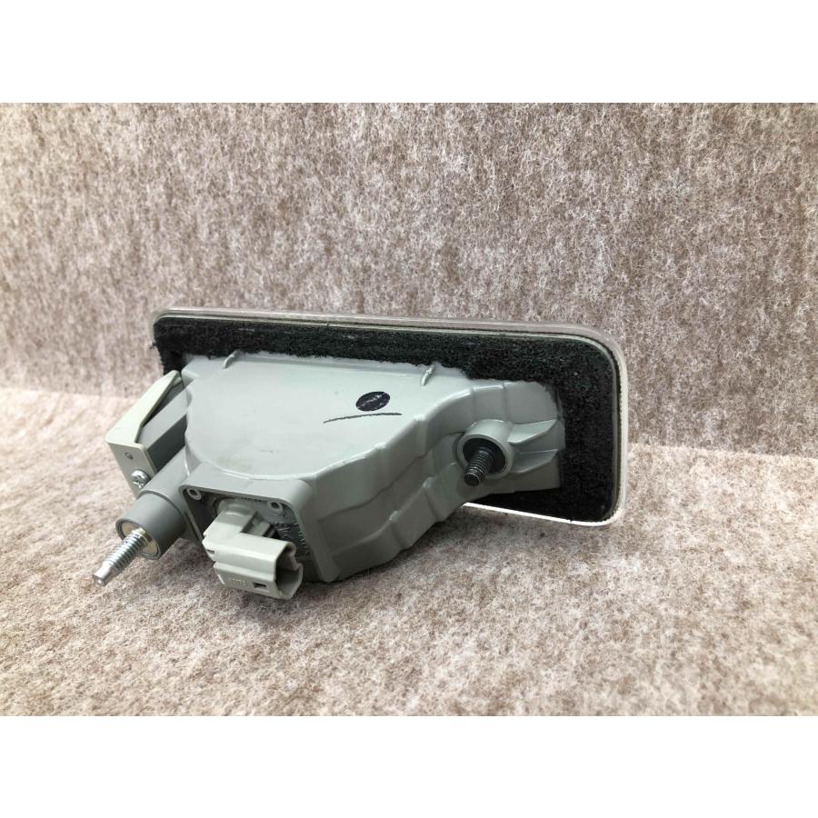 美品 磨き済み 日産 AD VZNY12 純正 バックランプ KOITO 132