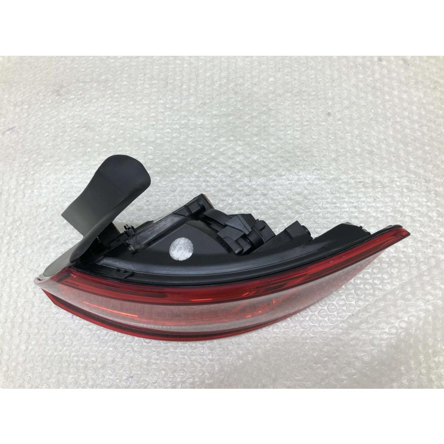磨き済み アウディ A3 8V テールランプ 右 8V4 945 070/8V4945070