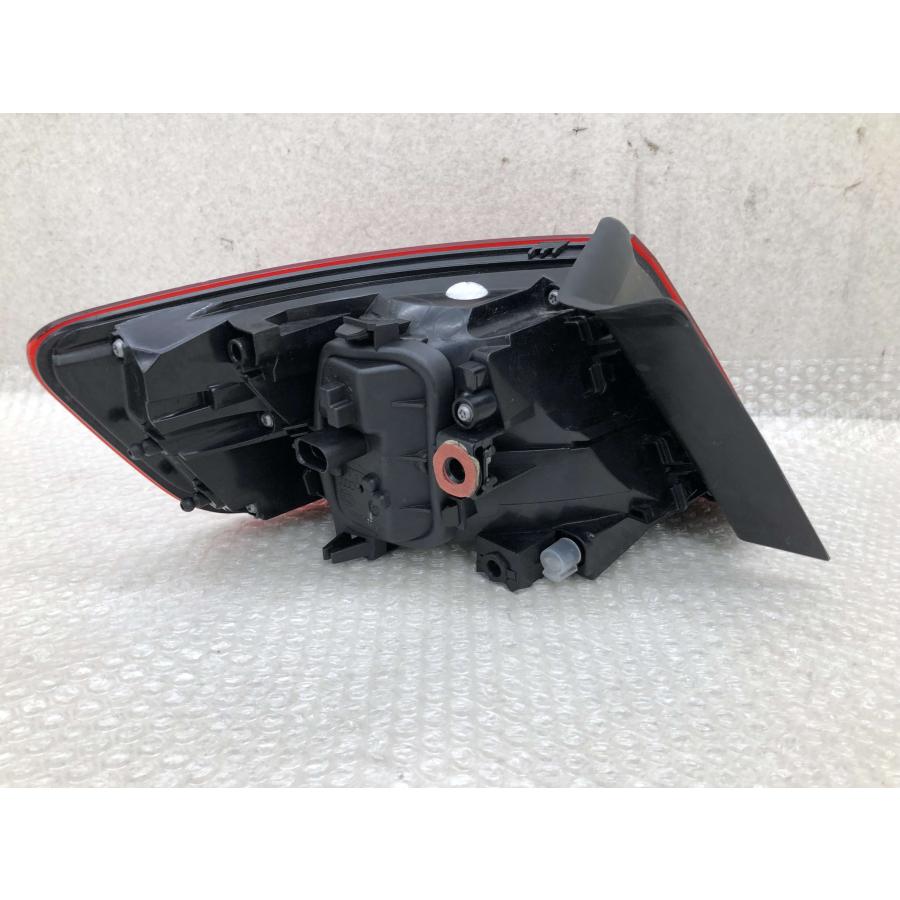 磨き済み アウディ A3 8V テールランプ 右 8V4 945 070/8V4945070