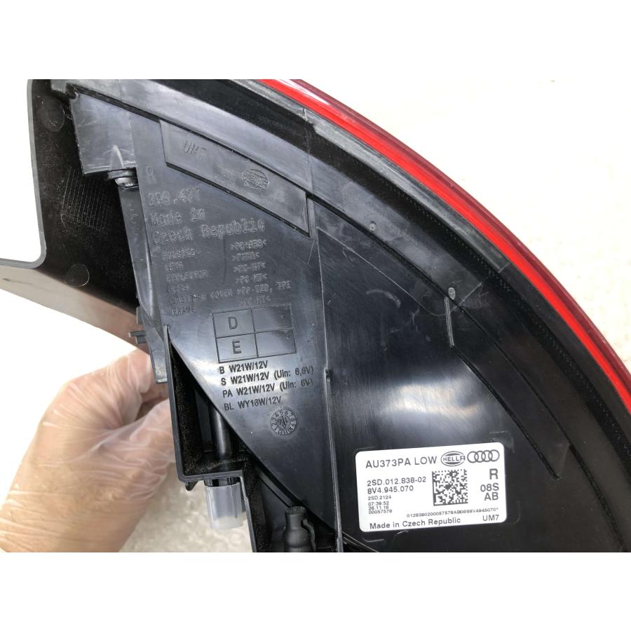 磨き済み アウディ A3 8V テールランプ 右 8V4 945 070/8V4945070