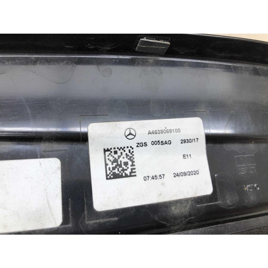 美品 ベンツ W463 Gクラス 純正 テールランプ ライト 右 A4639068100