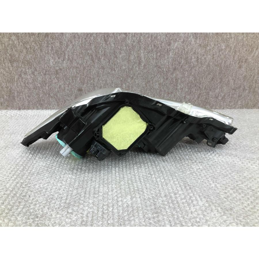 磨き済み トヨタ ウィッシュ 20 ZGE20 後期 純正 右 ヘッドライト HID