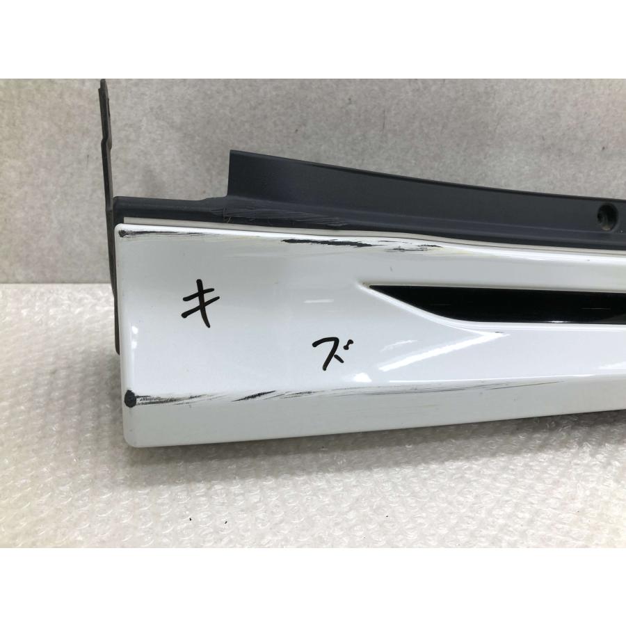 モデリスタハリアー60 65右サイドスカート 070 ホワイトパール