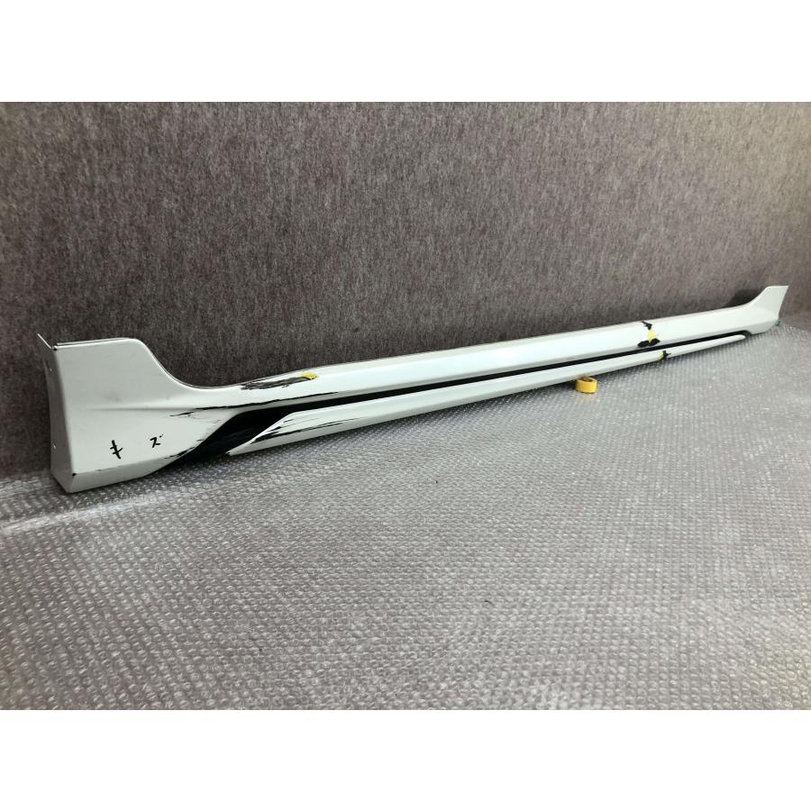NRE210W ZWE211W カローラツーリング モデリスタ 右 サイドステップ