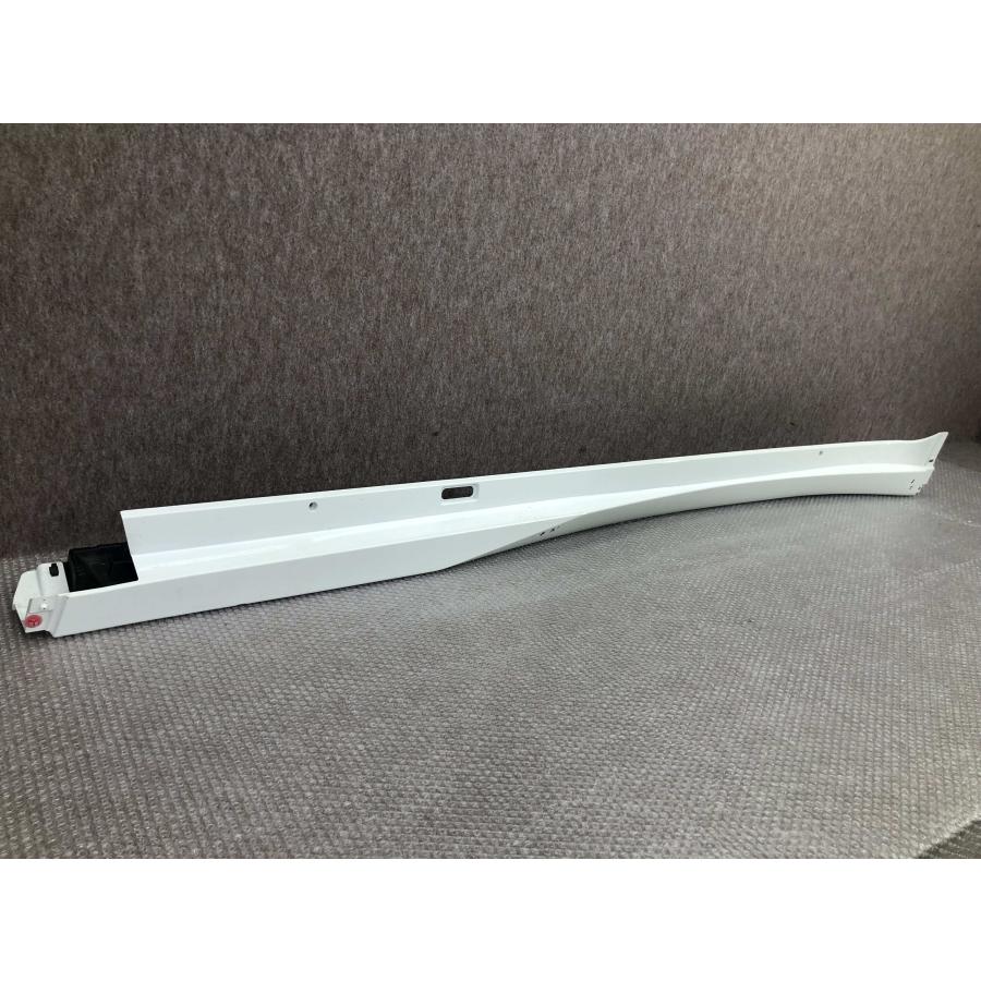 新品未開封保管品　プリウス　左サイドステップモール プリウス ZVW60 MXWH60 60系 純正 左 サイドステップ 75860-47040
