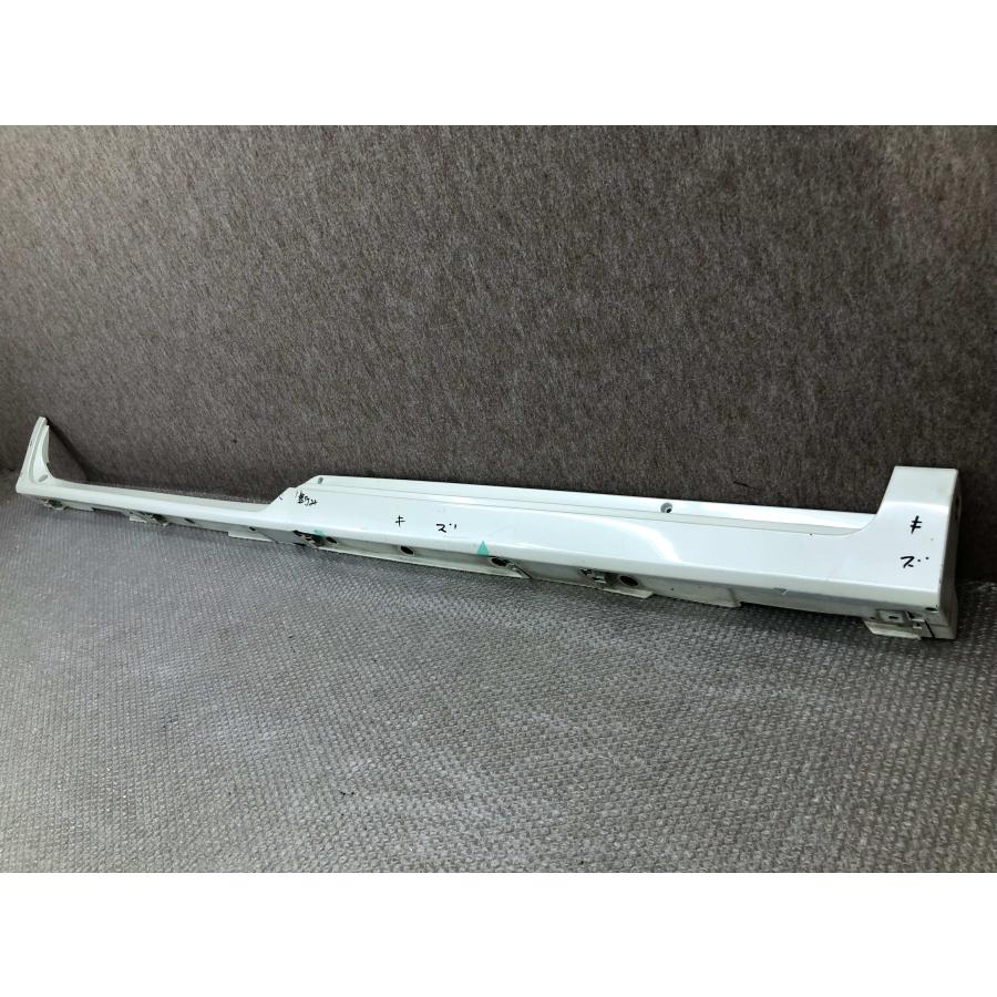 ノア ヴォクシー エスクァイア ZRR80 80 純正 右 サイドステップ 75850