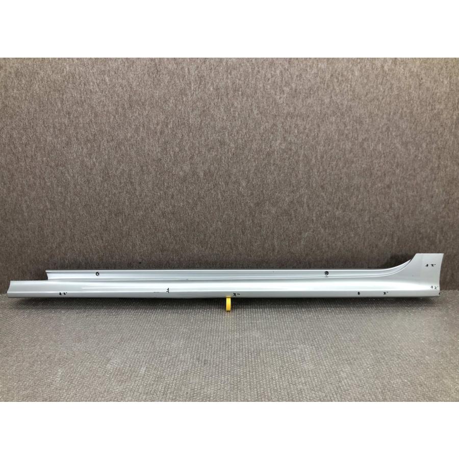 トヨタ ヤリス MXPA10 左 サイドステップ 75860-K0050 : 拓海商事