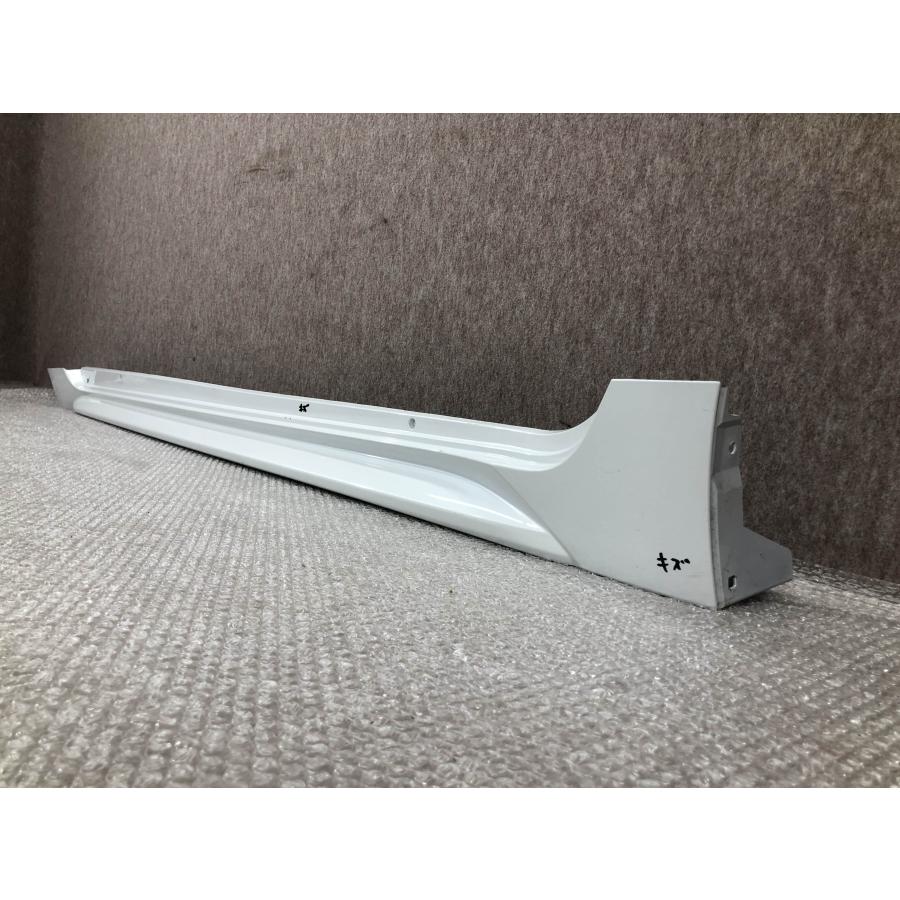 トヨタ カローラツーリング NRE210 ZRE212 ZWE211 ZWE214 左 サイド
