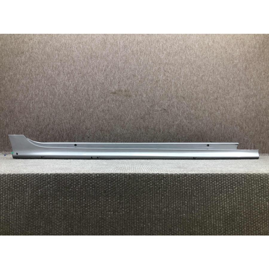 トヨタ ヤリス MXPA10/MXPH10/KSP210 右 サイドステップ 75850-K0050