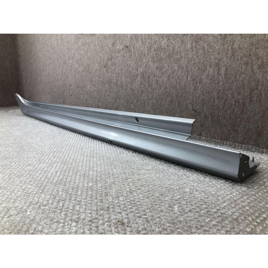 トヨタ ヤリス MXPA10/MXPH10/KSP210 右 サイドステップ 75850-K0050