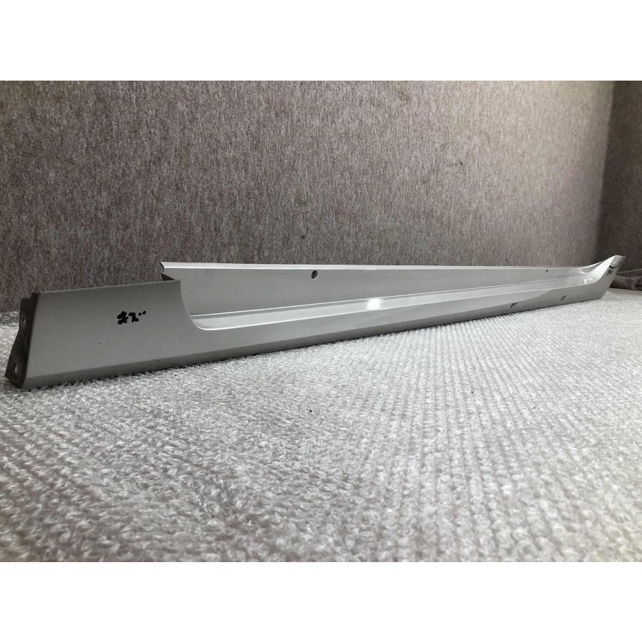 ZVW50 プリウス　純正 サイドステップ 左 75860-47080 トヨタ プリウス ZVW50 純正 左 サイドステップ 75860-47080