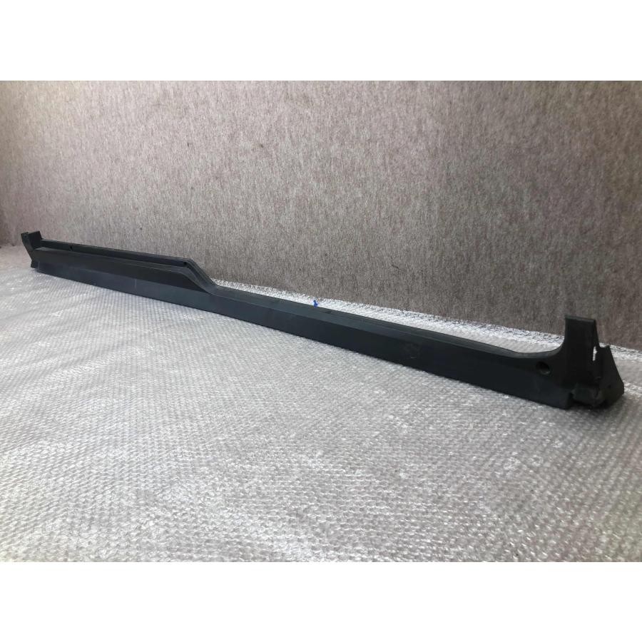 ヴォクシー 80 サイドステップ　左 トヨタ ヴォクシー 80系 ZRR80/ZRR85/ZWR80 純正 左サイドステップ