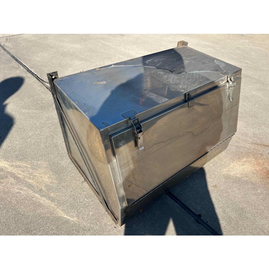 トラック ダンプ ステンレス鋼 工具箱 （幅75×45×高さ45cm）ステー付き
