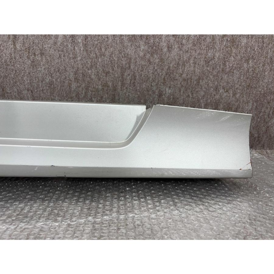トヨタ プリウス 50系 ZVW50/ZVW51/ZVW55/ZVW52 純正 右サイドステップ