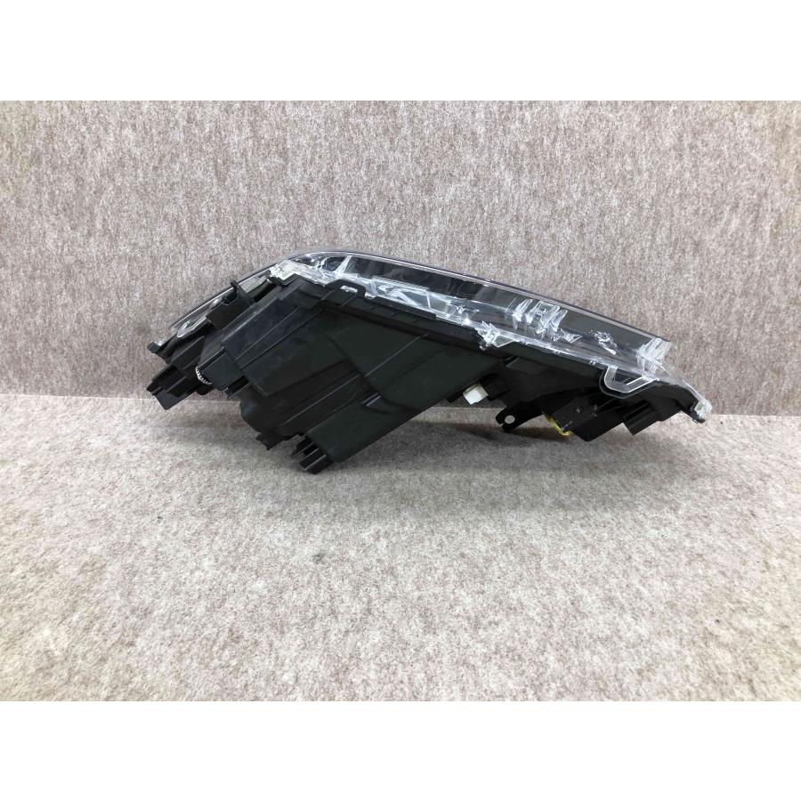 磨き済み トヨタ ハロゲン MXPB10 ヤリスクロス 右ヘッドライト KOITO