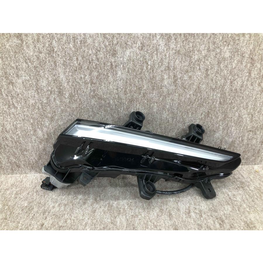 美品 磨き済み プジョー 208 P21 LED デイライト デイランプ 右 右側