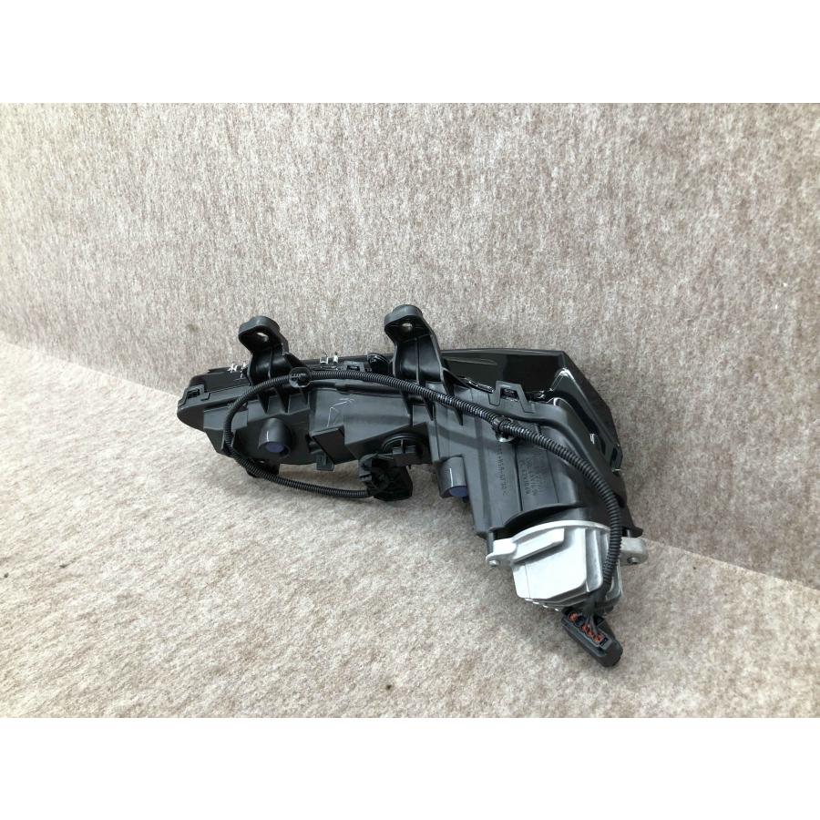 美品 磨き済み プジョー 208 P21 LED デイライト デイランプ 右 右側