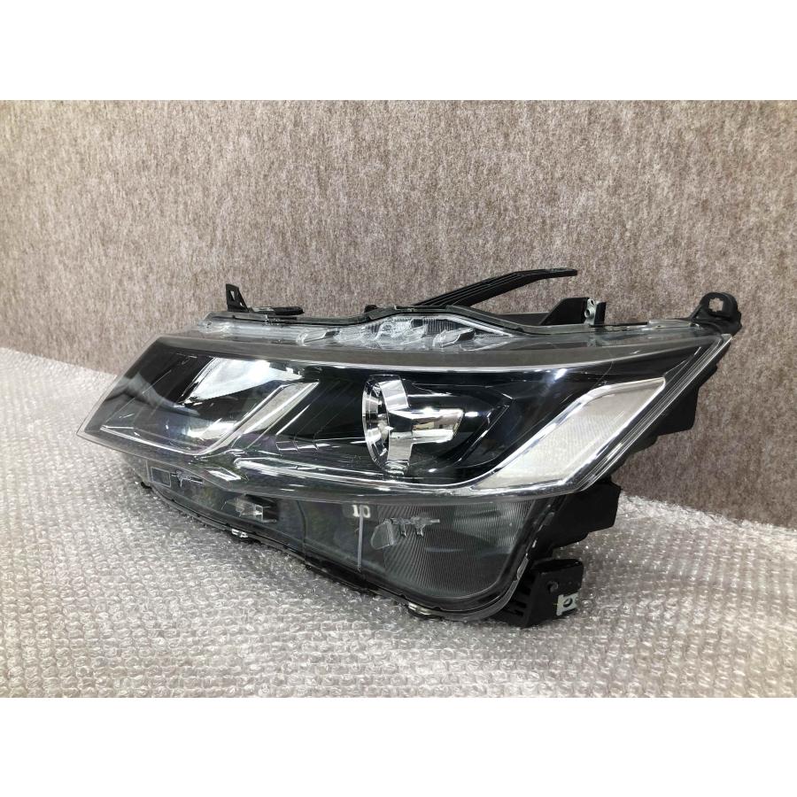 セレナ c27? フロントバンパー グリル ベッドライト ジャンク品 セレナ セレナ/SERENA C27系 後期：純正グリルイルミネーション