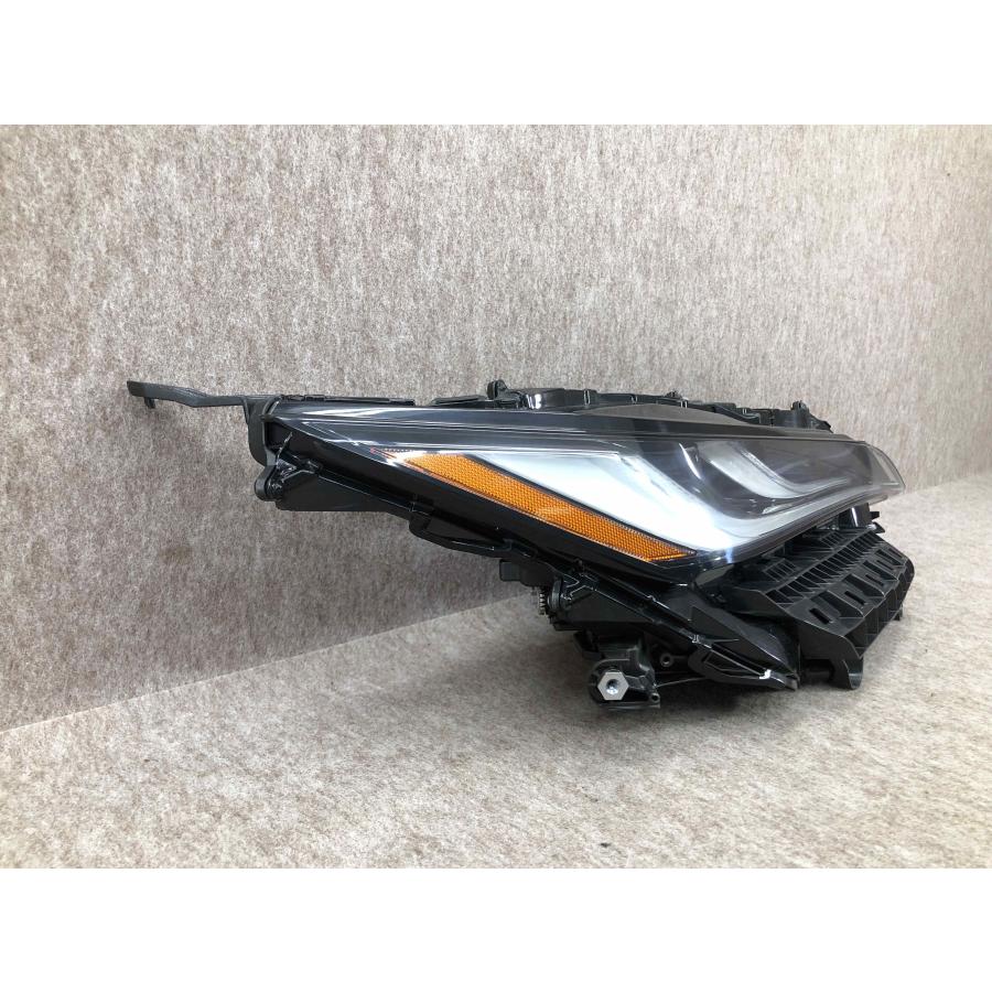 トヨタ ハリアー　右ヘッドライト ハリアー80 MXUA80/AXUH80 純正LEDヘッドライト 右 KOITO48-233/刻印7H