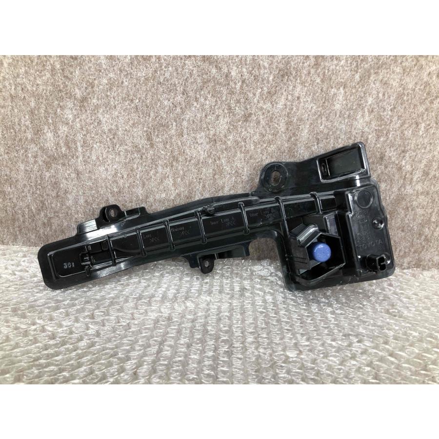 美品 磨き済み トヨタ プリウス 60 ZVW60 65 純正 右 フロント