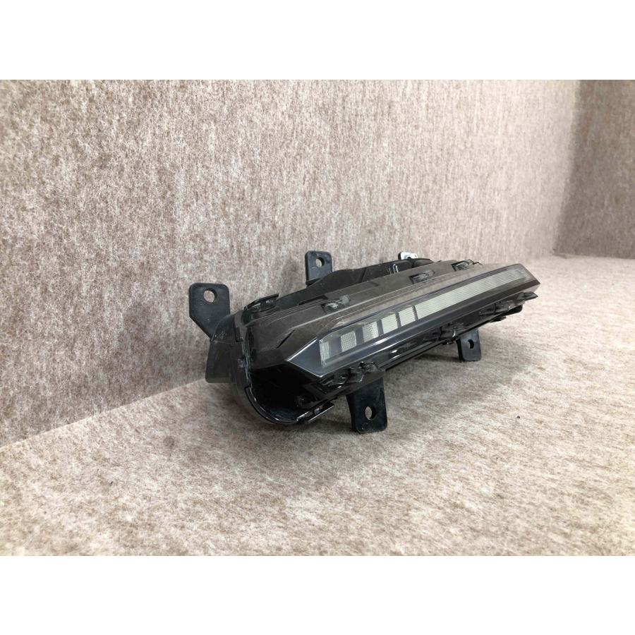 点灯不良 レンズ美品 磨き済み プジョー 308 3DA-P51YH01 右 デイ