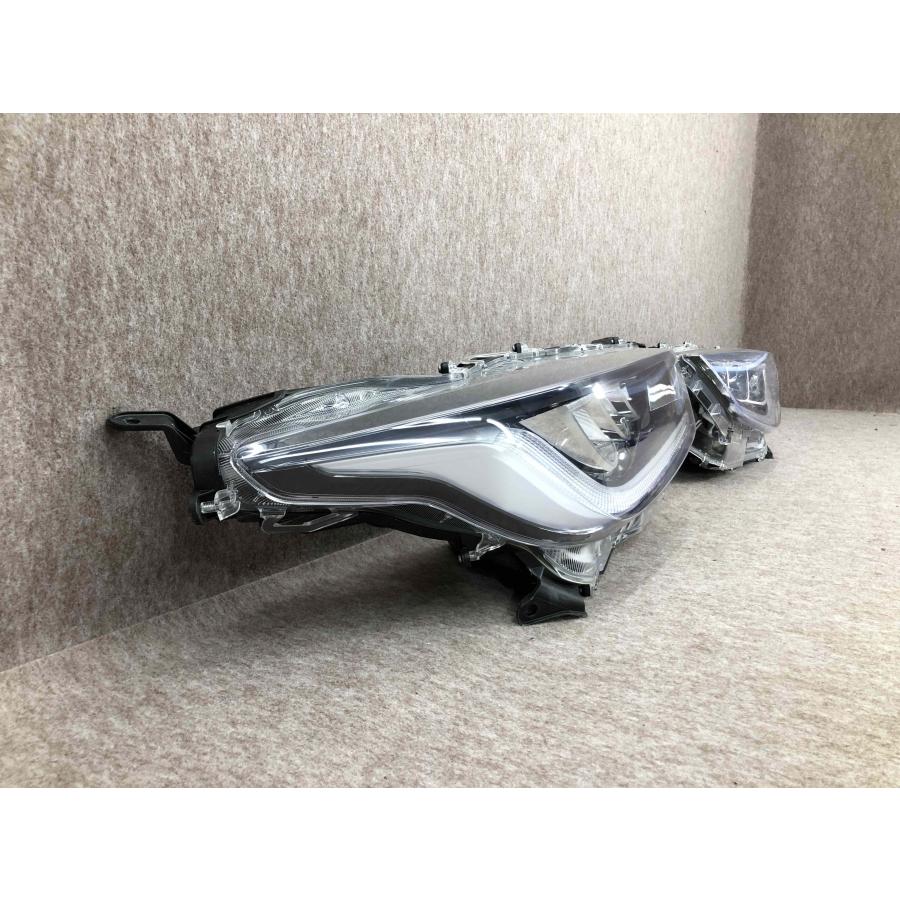 レンズ美品 磨き済み ヤリス MXPA10 純正品 左右 ヘッドライト KOITO