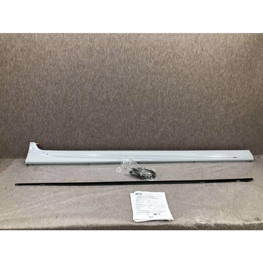 未使用品 TRD トヨタ 前期 AXVH70 カムリ 右 サイドスカート MS344 