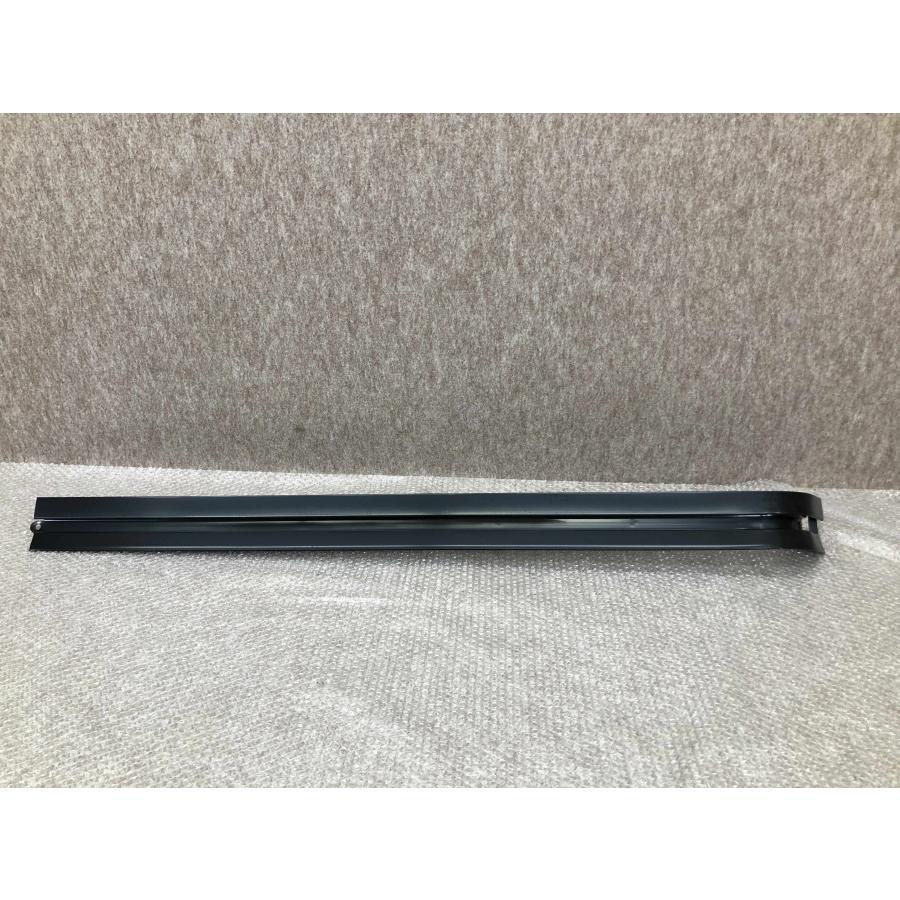 未使用品 ハイエース 200 純正 右 スライドドアレール 68303