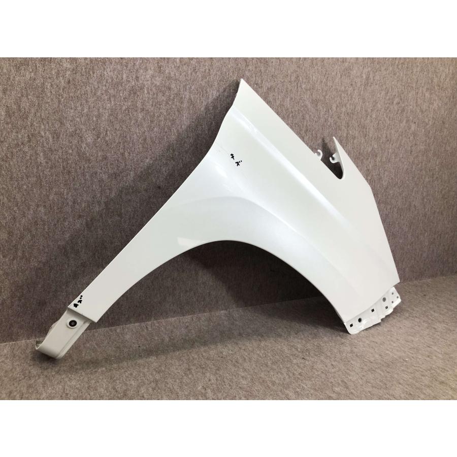 ノア 90 ZWR90W ZWR95W MZRA90W MZRA95W 純正 右 フロントフェンダー