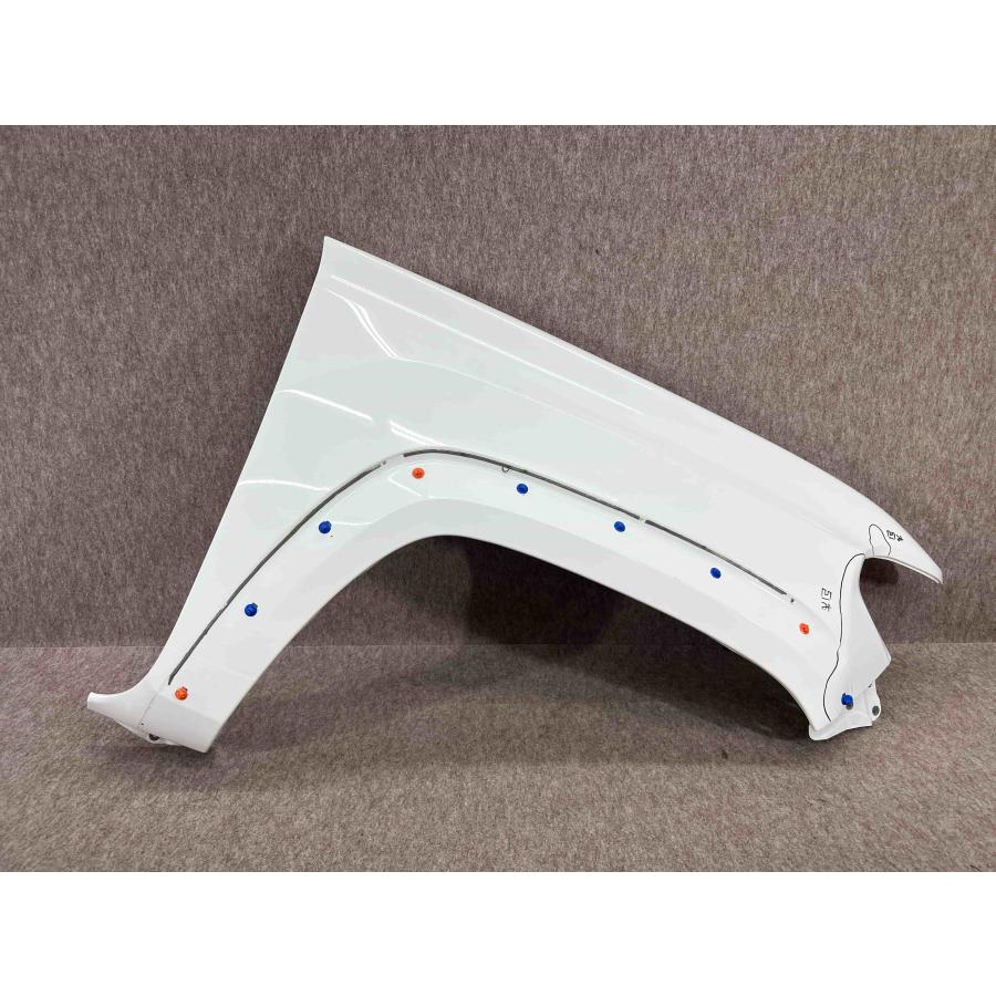 トヨタ タコマ 4DR 2016〜 純正 右フェンダー : 拓海商事ヤフー店