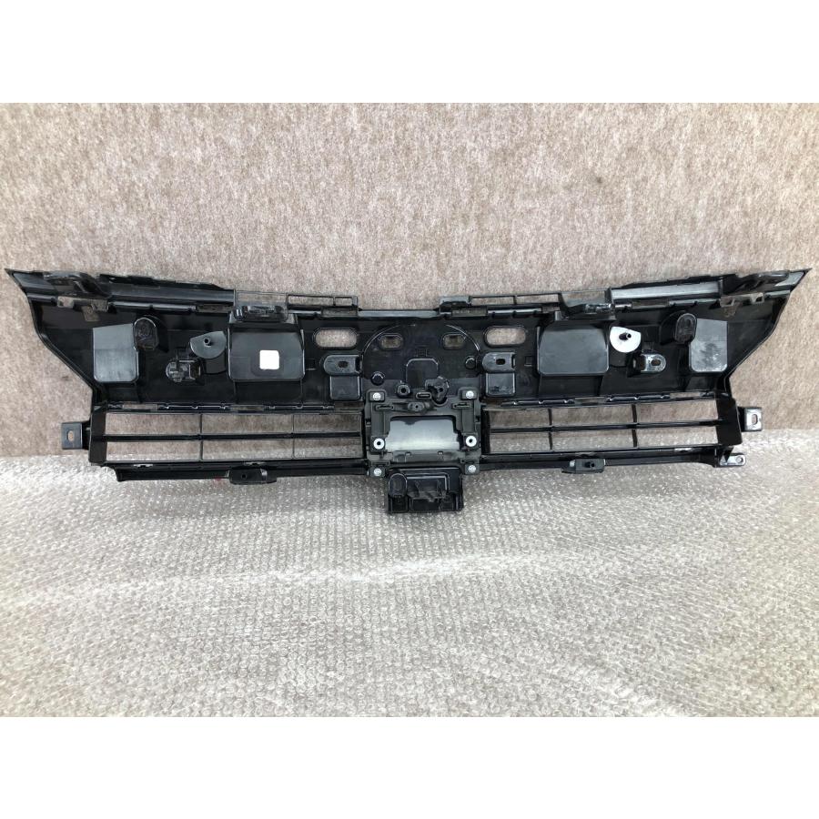 ヴォクシー ZWR90 純正 ラジエーター グリル 53101-V1030 : 拓海商事