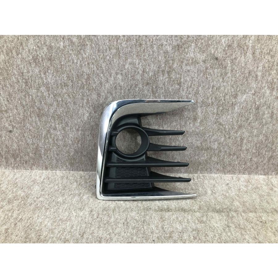 ヴォクシー ZS XRR80W ZRR85W 前期 純正 フォグカバー 左 52040-28050