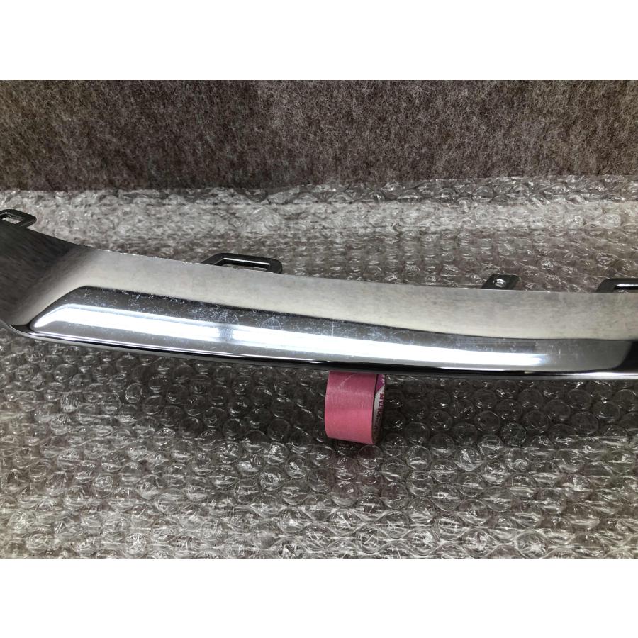 ベンツCクラスW205前期AMG純正フロントメッキモール左右セット