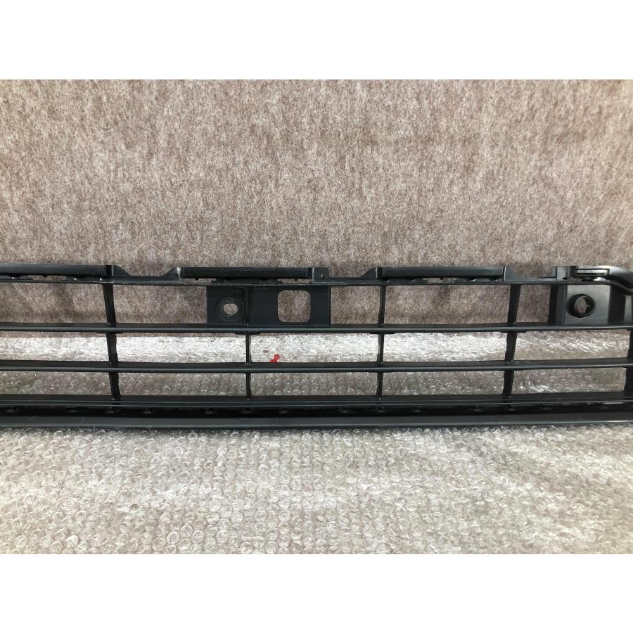 200系 6型 ハイエース後期6型 標準 純正フロントバンパーロアグリル