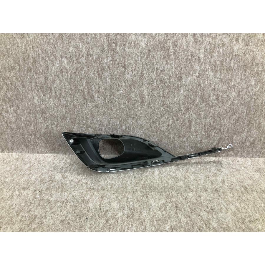 トヨタ エスクァイア ZRR80 ZWR80 左フォグカバー 52040-28150 : 拓海