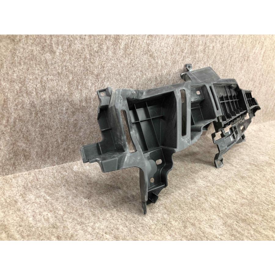 クラウン用 LH フロントバンパーリテーナー 52536-30240 : 拓海商事