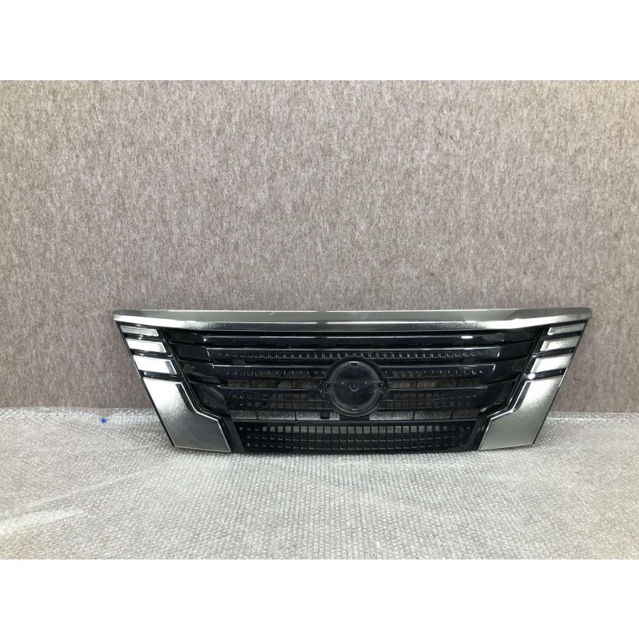 キャラバン NV350 E26 中期 純正 グリル  取り付け破損有り カメラ有り 日産 キャラバン NV350 E26 ワイド 中期 純正 グリル 62310 5YE1D