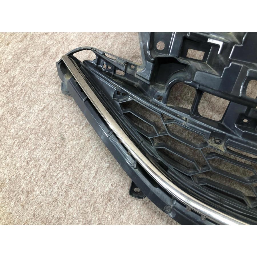 ホンダ　ステップワゴンスパーダ　RP3　前期 フロントグリル　ほぼ新品同様 ホンダ ステップワゴン/スパーダ RP3 前期 フロントグリル 71121-TAA