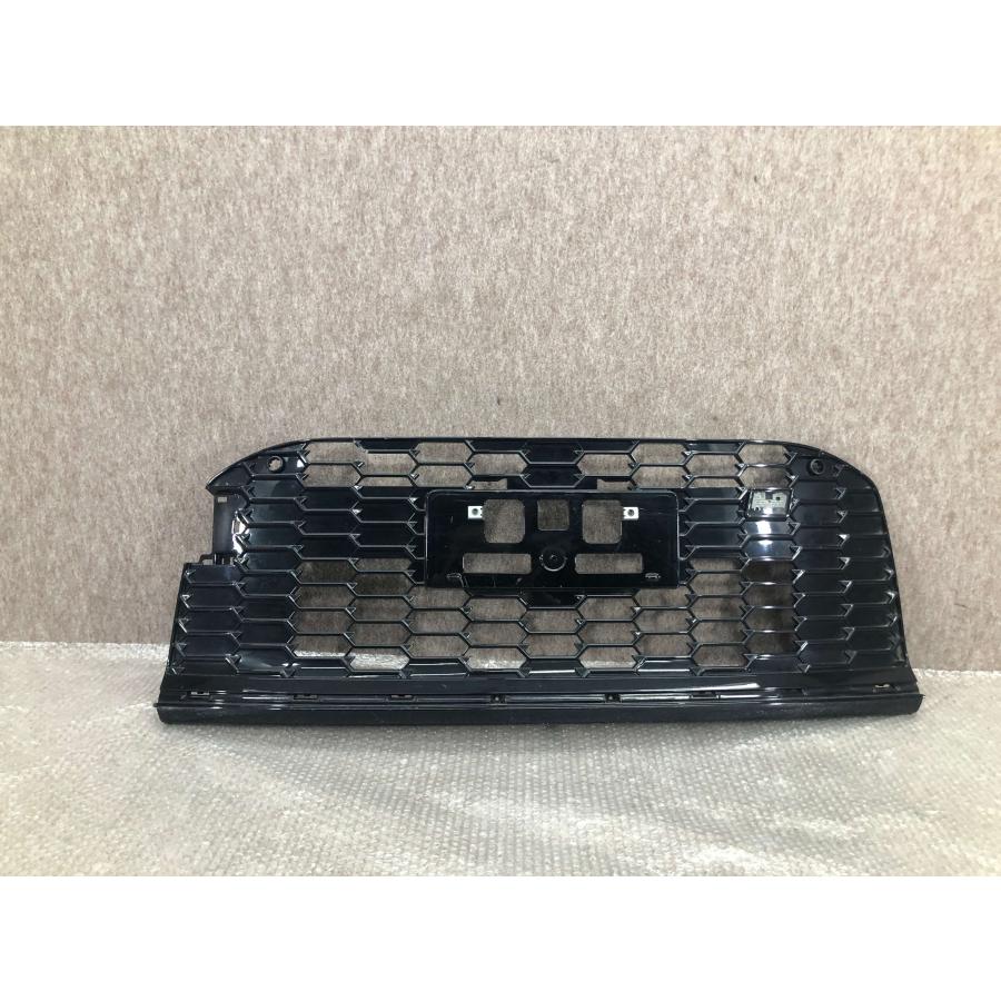 ジャンク品 トヨタ 純正 MXPK11 アクア GR SPORT ロアグリル 53102
