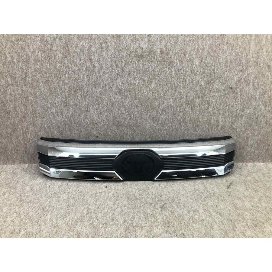 ダイハツ M900A ルーミーカスタム フロントグリル 53105-B1090 : 拓海