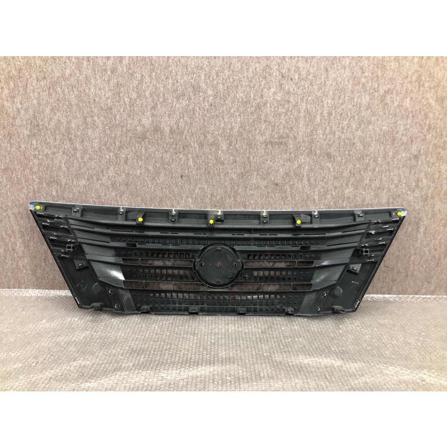 日産 キャラバン NV350 後期 E26 フロントグリル 62310 5YJ1C : 拓海