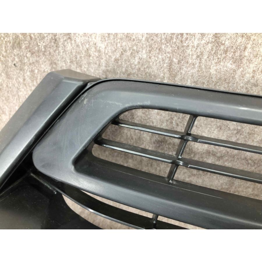 Hilux ハイラックス GUN125 後期 トヨタ純正 フロントグリル トヨタ純正 ハイラックス GUN125 後期 HILUXロゴ入 メッキ フロント