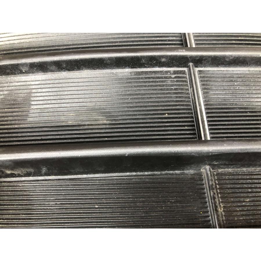 ヴォクシー X ZRR80G ZRR85G ZWR80G 前期 純正 フォグカバー 左右 素地