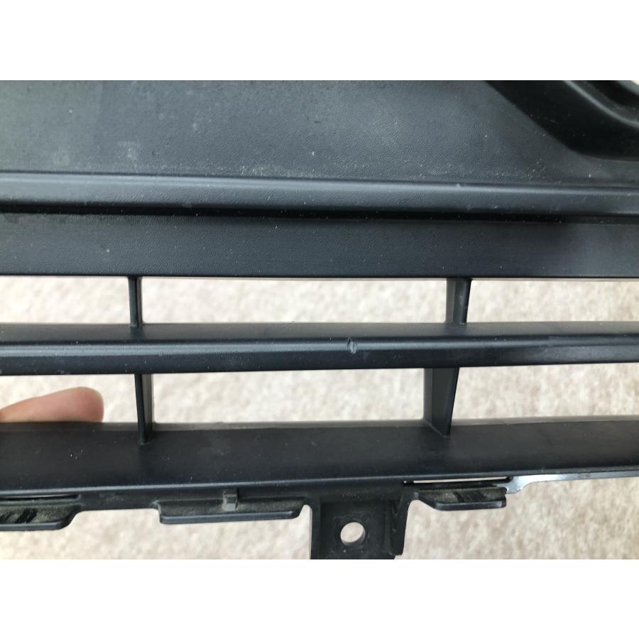 デリカD5 オプショングリル　フロントグリル　cv5w 前期型 三菱純正 デリカ D:5 CV1W CV5W CV2W CV4W カメラ無し車用