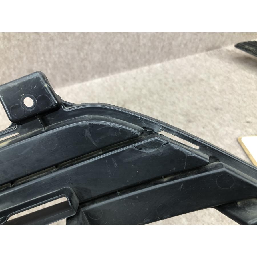 デリカD5 オプショングリル　フロントグリル　cv5w 前期型 三菱純正 デリカ D:5 CV1W CV5W CV2W CV4W カメラ無し車用