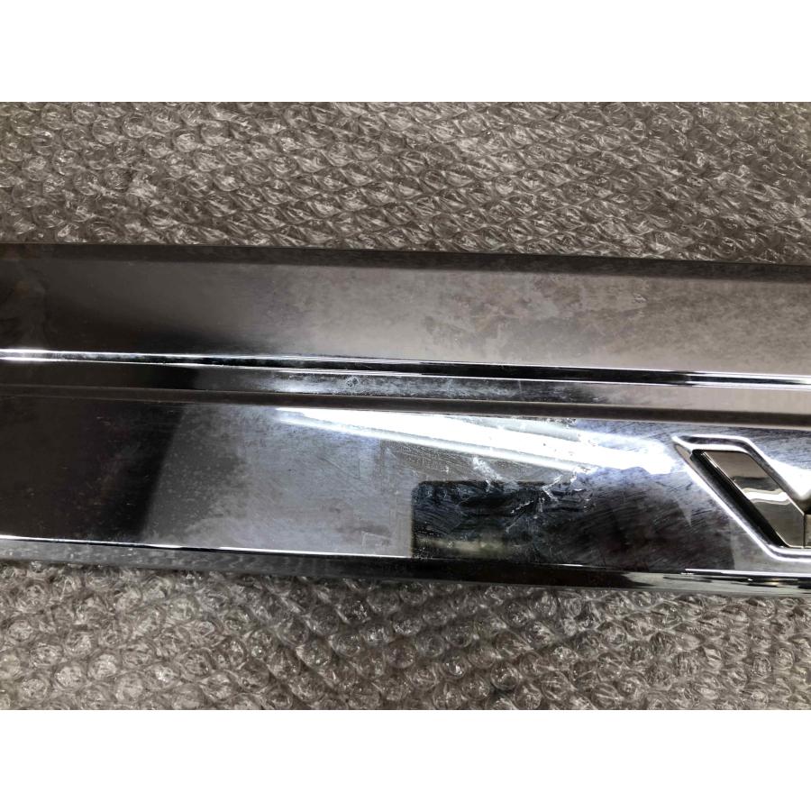 前期 ZRR80G/ZRR80W/ZRR85G/ZRR85W ヴォクシー 純正 リアガーニッシュ 