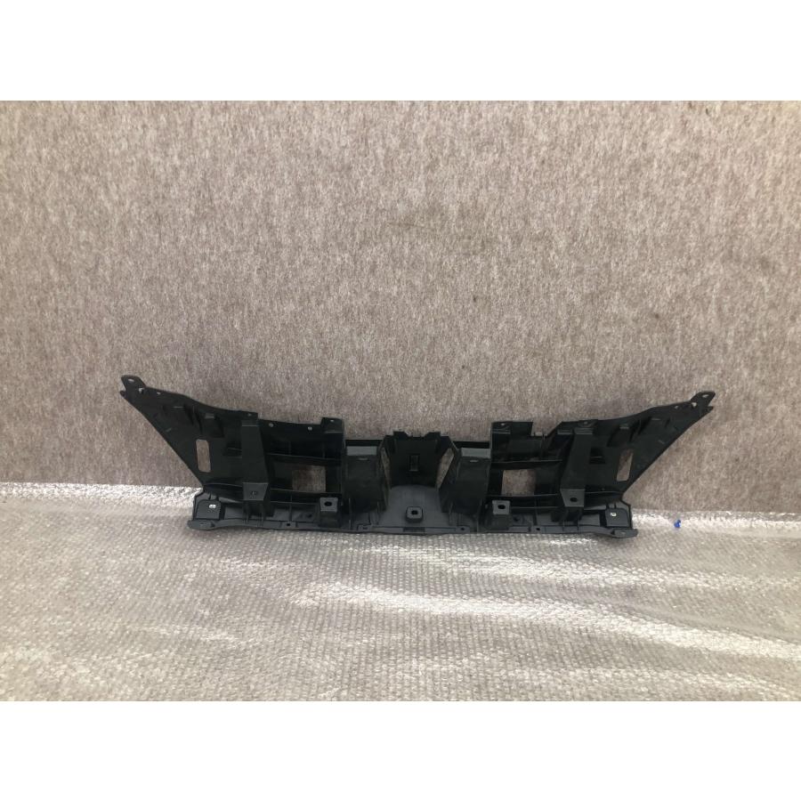 ヤリスクロス MXPB10純正ラヂエターグリルブラケット 53115-52040 トヨタ ヤリスクロス MXPB10 MXPB15 MXPJ10 MXPJ15 純正 ラヂエター