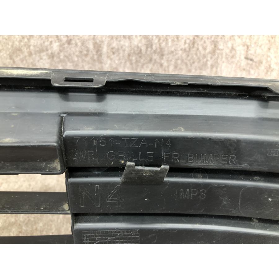 ホンダ フィット GR3 GR4 GS3 GS4 グリル 71151-TZA-N4 : 拓海商事