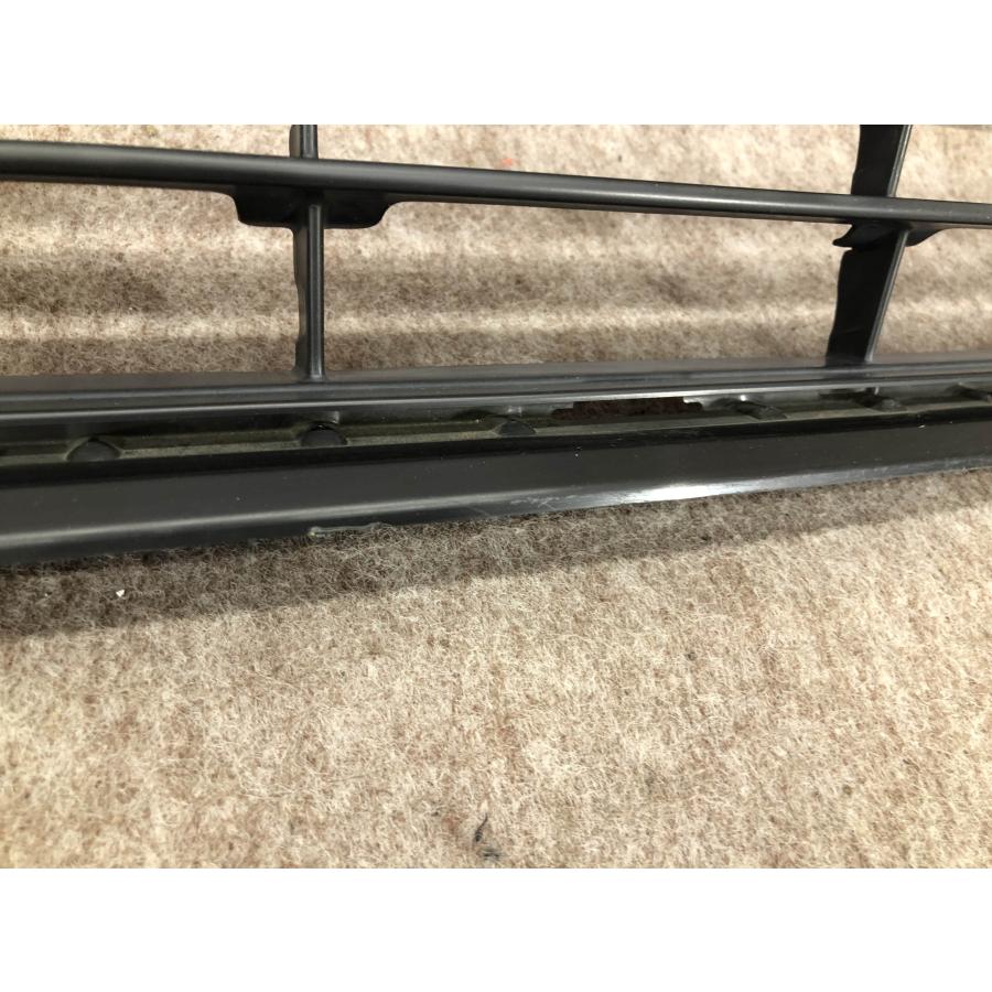 ハイエース 純正タイプ グリル used 標準 ナロー 社外品？ 200系ハイエース 4型純正タイプグリル ナローボディ 純正色塗装済 ＜S
