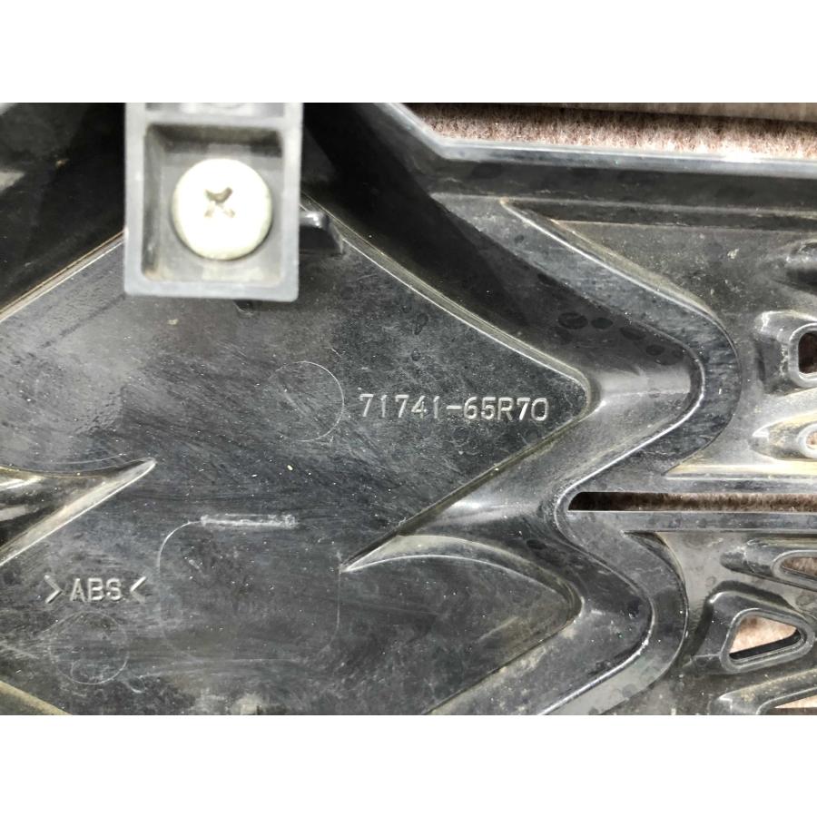 MK42S スペーシアカスタム Zターボ Z フロントグリル 71741-65R70